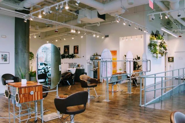 LOVE AND MERCY Salon