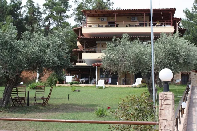 Bambola Apartments by Booking Kottas