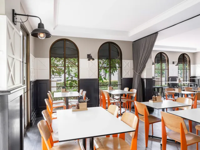 BOUNDARY LINE AND BAR