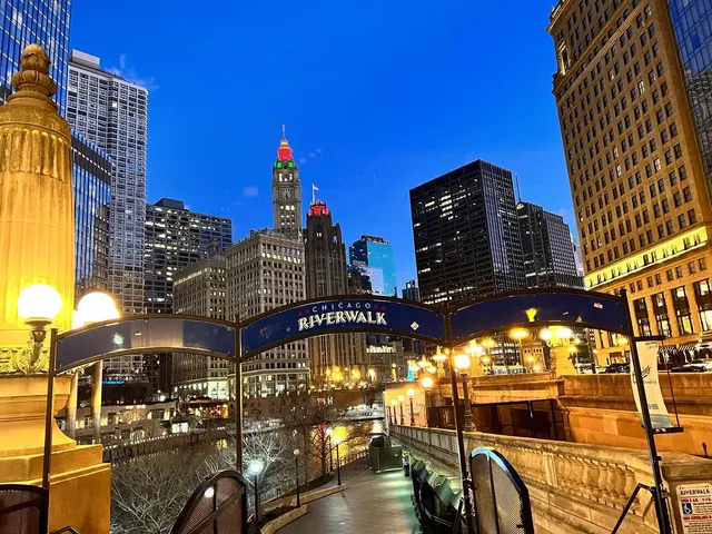 Hampton Inn & Suites Chicago-Downtown