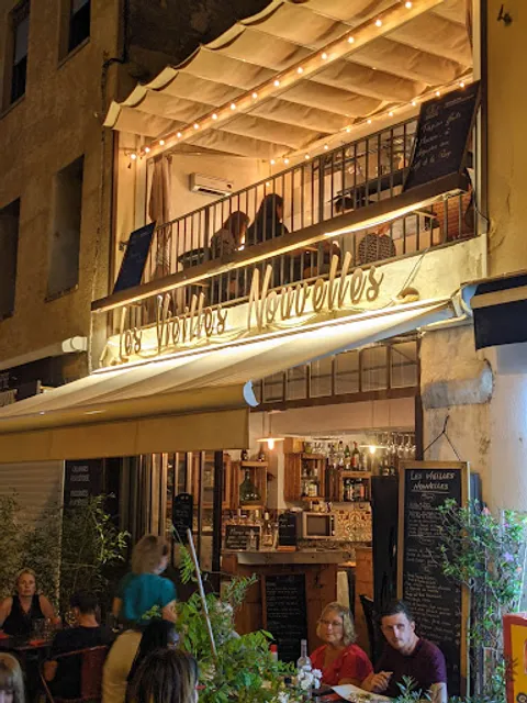 LES VIEILLES NOUVELLES