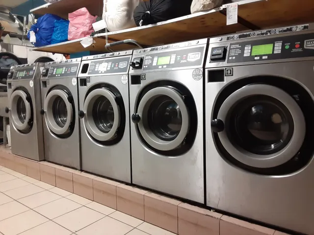 Cleaner Wash Laundromat