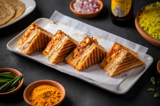 Eggholic -Indian Steet Food