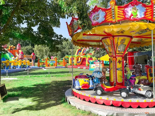 Rajkolandia - Dmuchany Park Rozrywki