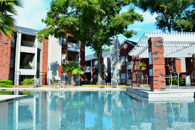 West Oaks Landing Apartments