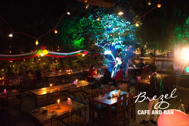 Brezel Cafe & Bar