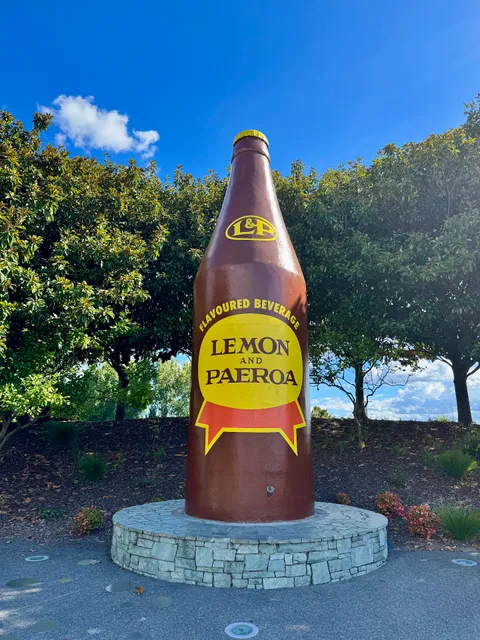 Giant Lemon & Paeroa Bottle
