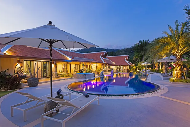 Villa Carlos @ Nai Harn Baan Bua