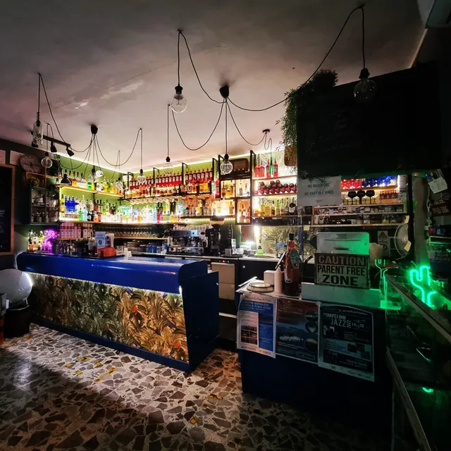 Il posto di Teresa Caffé - Cocktail & Snack JUNGLE BAR