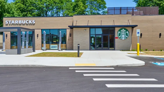 The Shops at Riverwood