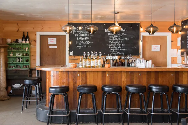 Breezy Hill Orchard Tasting Room at Stone Ridge Orchard