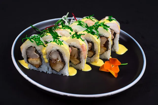 MIKHUNA NIKKEI RECOLETA