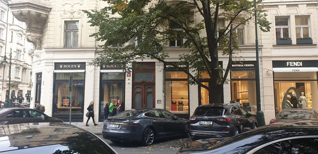 Fendi Prague Parizska