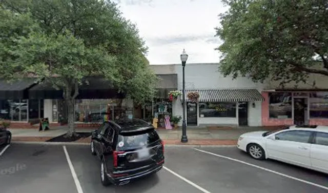 Re-Tail Therapy Resale