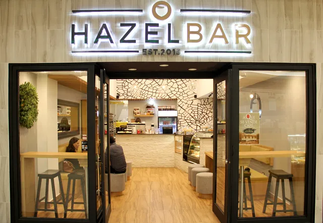 Hazel Bar San Patricio