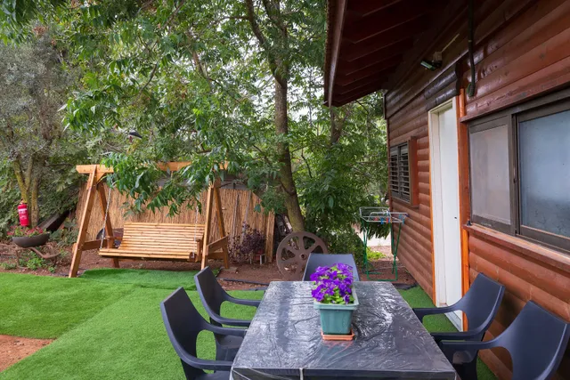 בצל הפקאן - צימרים ברמת הגולן במושב קשת