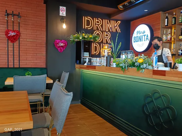 María Bonita Bistro & Bar