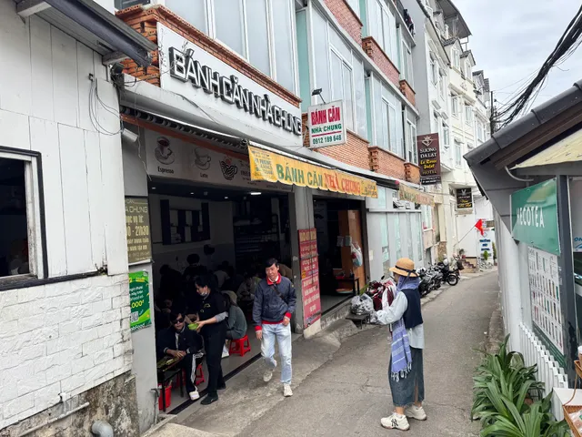 Bánh căn Nhà Chung