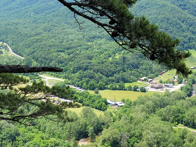Seneca Rocks Trailhead
