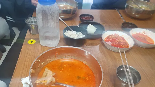 칼국수와만두국