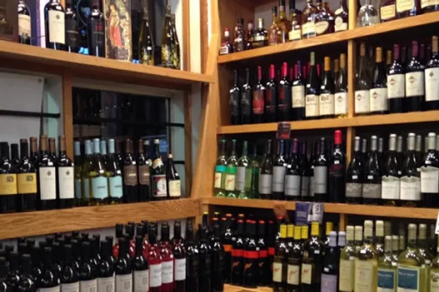 L and L Deli & Liquor Store