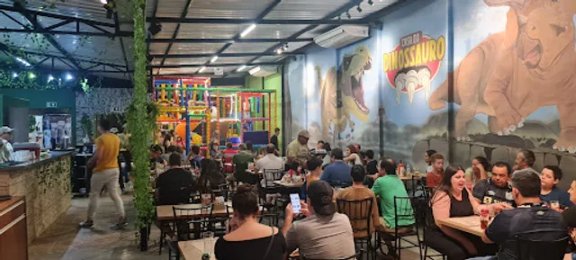 Casa do Dinossauro, restaurante temático.