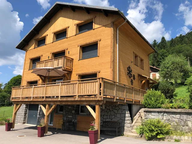 La Grande Cabane Du Blanc Ruxel
