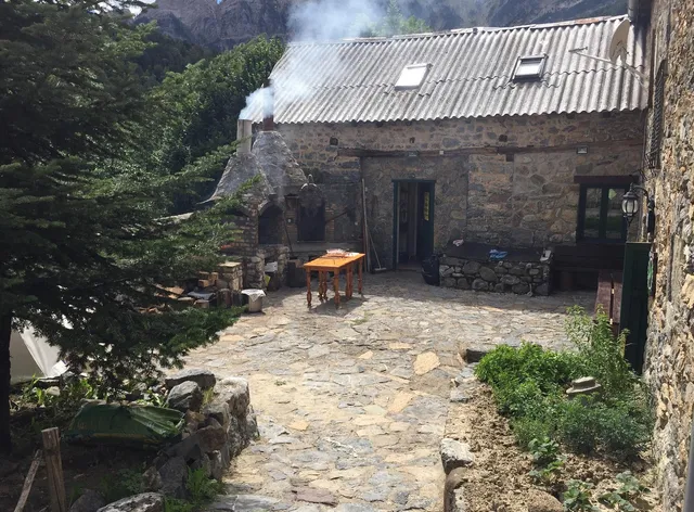 Albergue de Piedrafita, Bosque del Betato