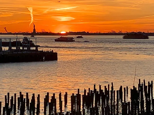 Brooklyn Bridge Park Boathouse, Pier 2
