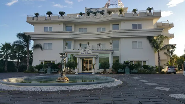 The Queen Hotel