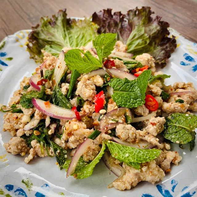 エスニック酒食堂NUN (ヌン)