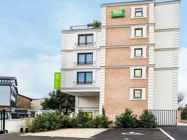 ibis Styles Clamart Gare Grand Paris