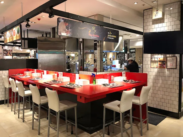 Due Italian黃金鹽拉麵（台北新光A4分店）