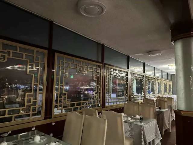 Seattle Harbor Restaurant