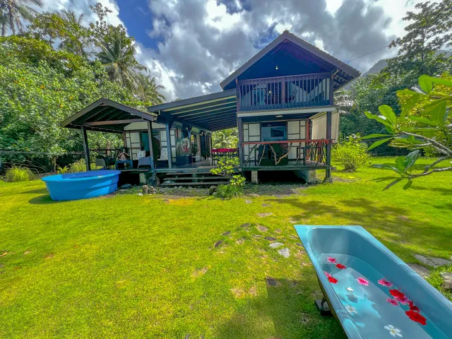 Tahiti Bungalow