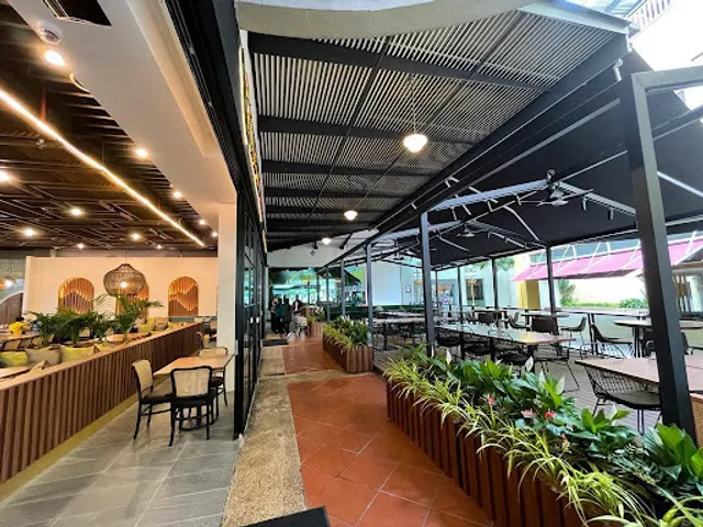 Me'nate Steak Hub (The Curve Mutiara Damansara)