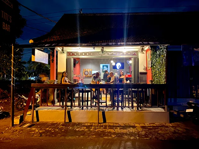 Titi's Kitchen & Sports Bar