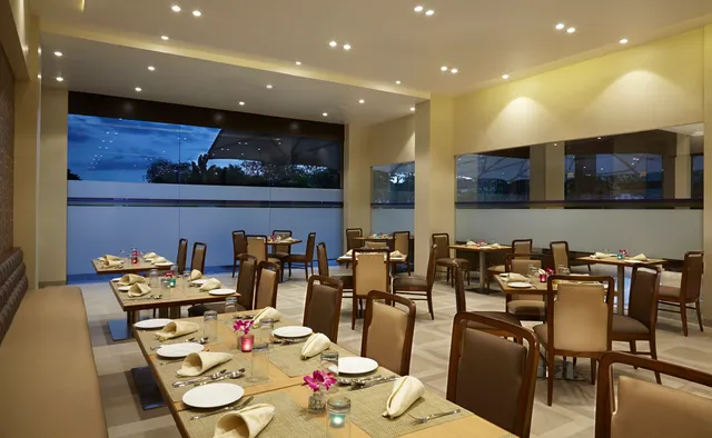 Cinnamon Restaurant by Click Hotels