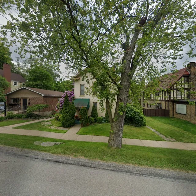 Rosehaven Bed & Breakfast & More