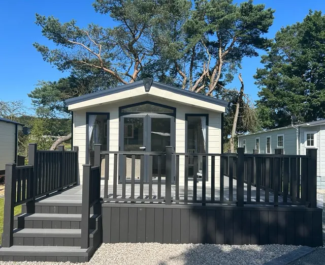 Pinegroves Caravan Park