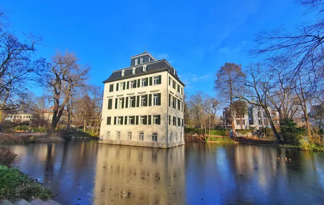 Adolph von Holzhausen Park