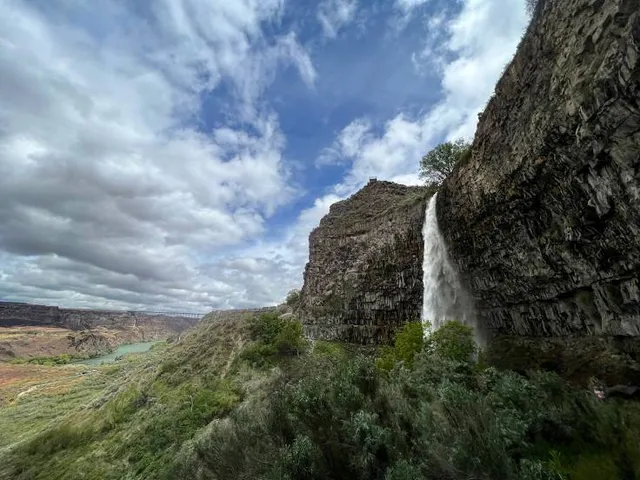 Perrine Coulee Falls