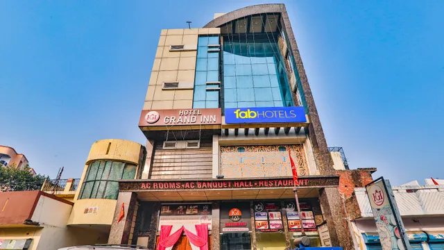 FabExpress Grand Inn