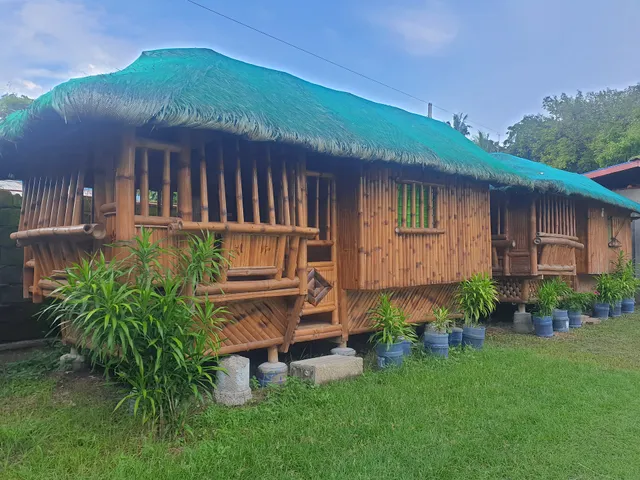 Sylvia's Matabungkay Beach Resort