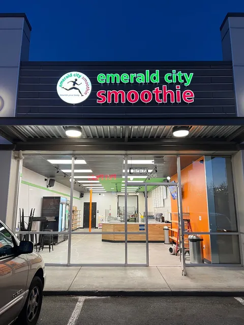 Emerald City Smoothie - Mill Creek