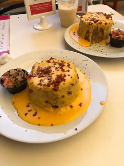 Pilón al Punto Mofongos - Caldos - Picadera