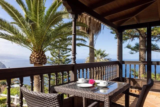 El Refugio Apartments & Villa