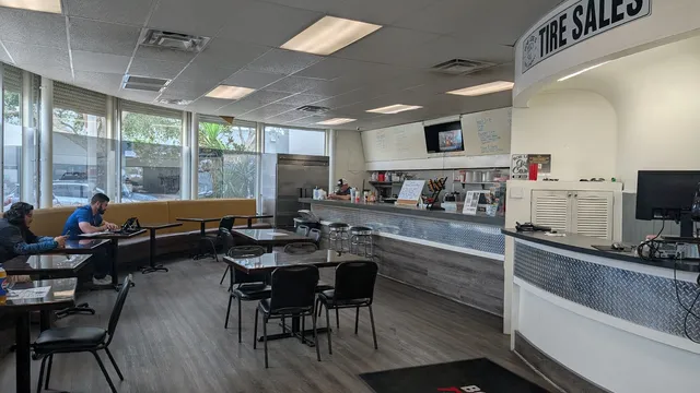 4th Street Caribbean Cafe