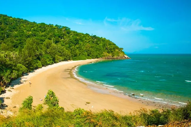 Lighthouse Koh Lanta, Waterfall Bay