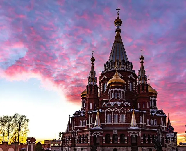 Muzeyno-Vystavochnyy Kompleks Strelkovogo Oruzhiya Im. M.t. Kalashnikova